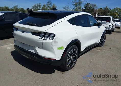 2023 Ford Mustang Mach-E Premium z USA, uszkodzony, nr VIN 3FMTK3SU5PMA09806